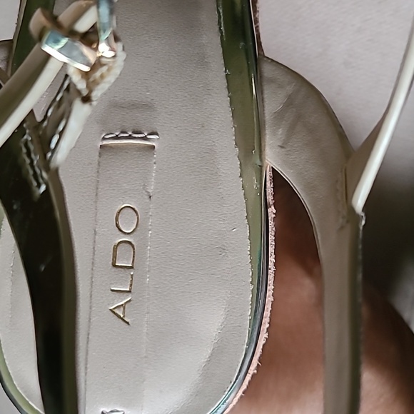 Gold Metallic Platform Heels - Picture 5 of 10